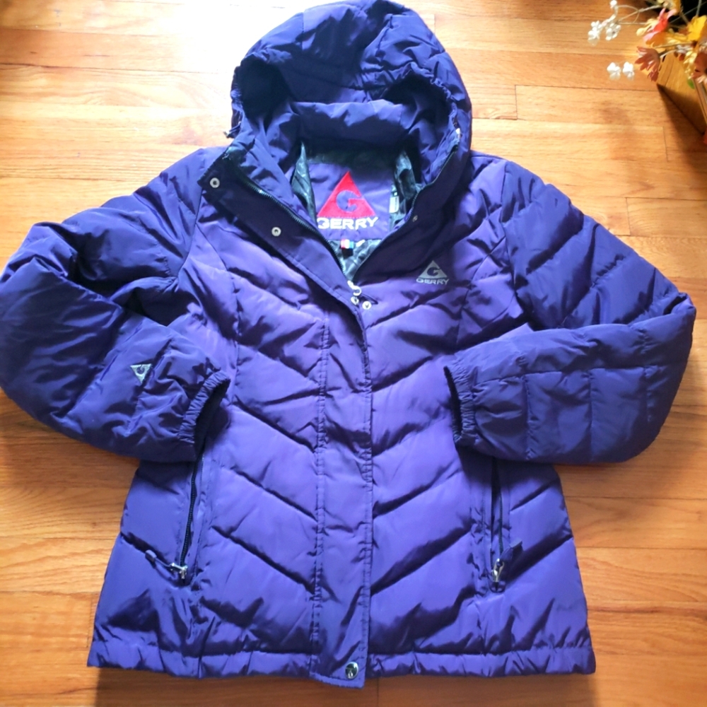 Gerry woman's purple ski coat sz Medium puffer hooded pockets